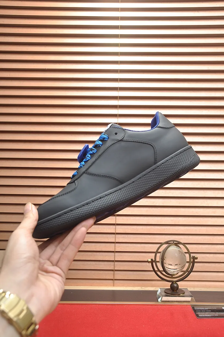 Men's shoes 💰540💶【Burberry】Classic low-top sneakers｜Imported cowhide with classic plaid fabric｜Sheepskin lining｜Original outsole｜Fine workmanship and comfortable to wear Size: 38-44 (customized at 45)